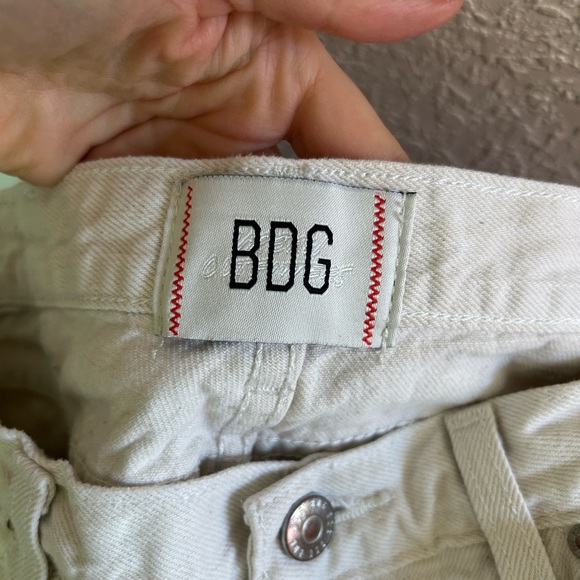 Urban Outfitters BDG Women's Straight Leg Utility Jean in Cream | Size 24 - Picture 5 of 11